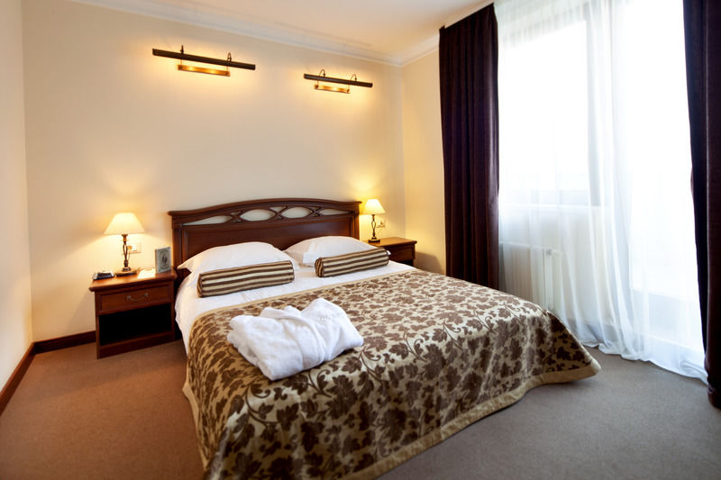 Chichikov Hotel Charkiv Rum bild