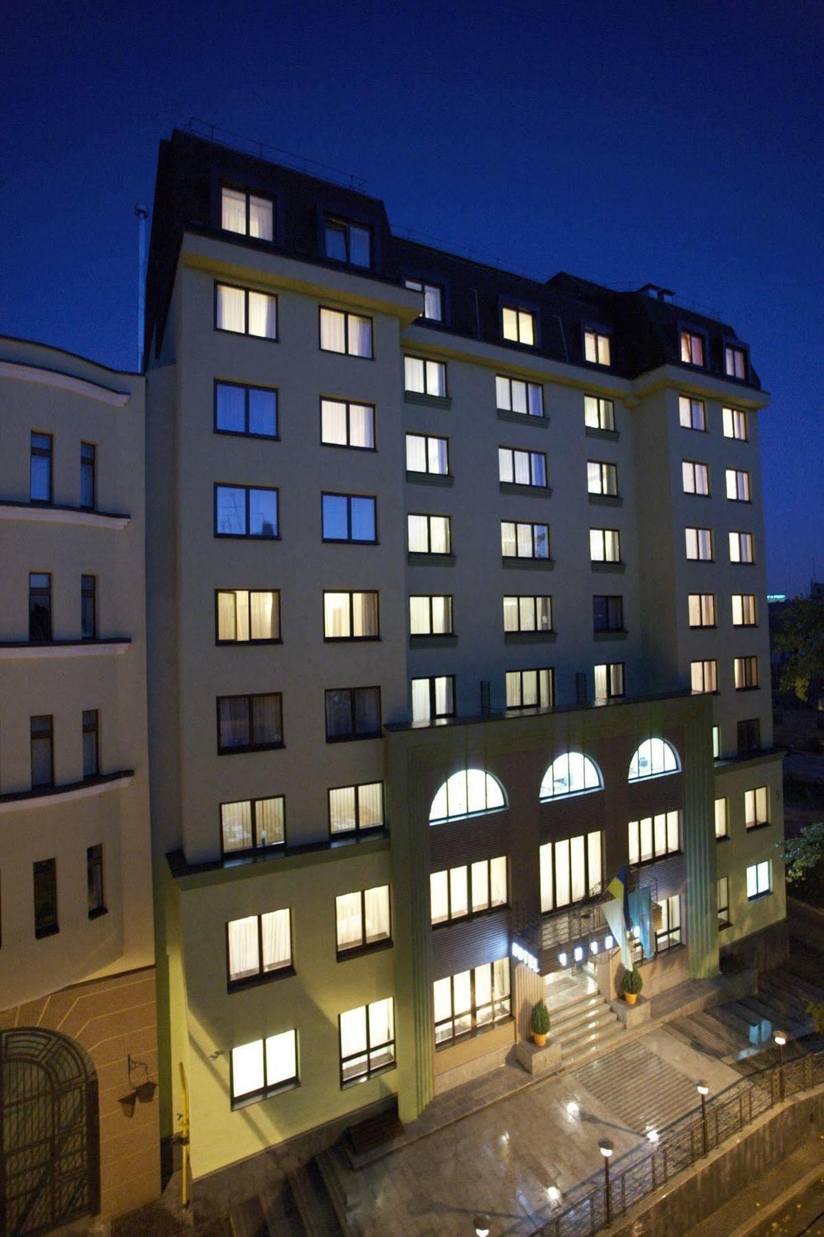 Chichikov Hotel Charkiv Exteriör bild